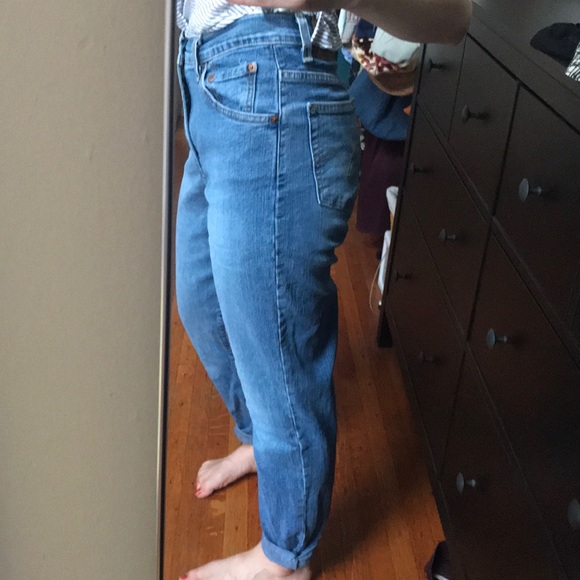 Levi’s High-Rise Mom Jeans - Picture 8 of 8